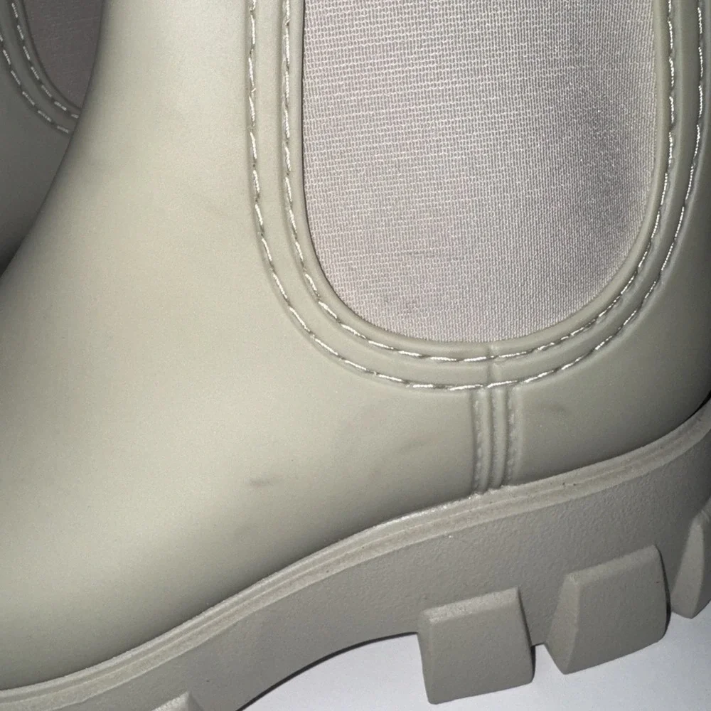 Jeffrey Campbell Chunky Lug Sole Rain Boots  Beige Women's Size 8